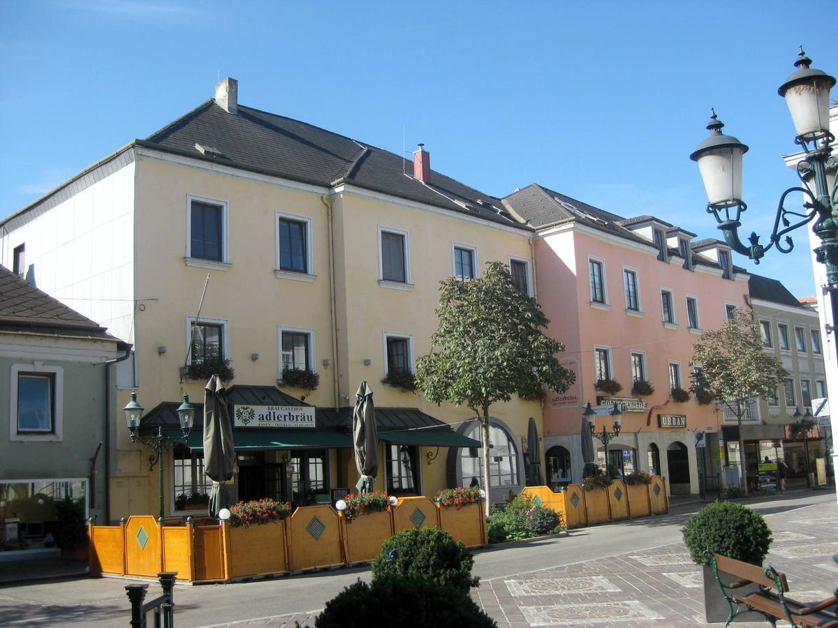 Zum Schwarzen Adler Tulln An Der Donau Exterior foto