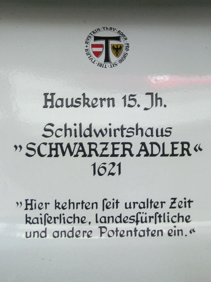 Zum Schwarzen Adler Tulln An Der Donau Exterior foto
